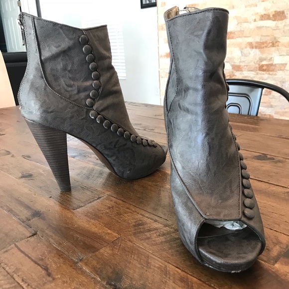 Bakers Buttons Gray Open toe Boots. Sexy Fit. - Picture 3 of 8